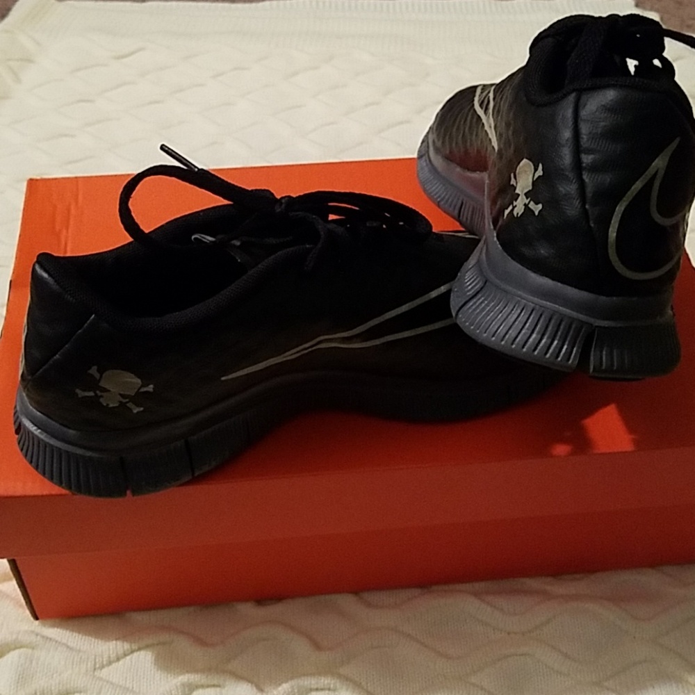 Shoes - Picture 4 of 4